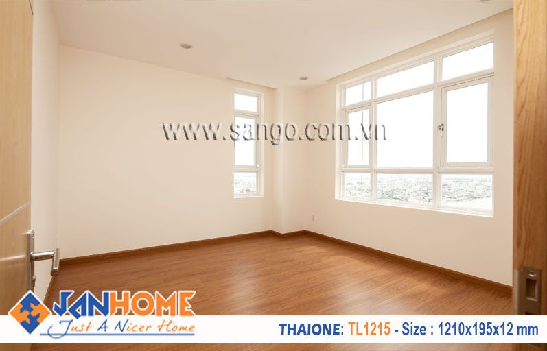 Thi công sàn gỗ ThaiOne TL1215 phòng ngủ căn hộ chung cư